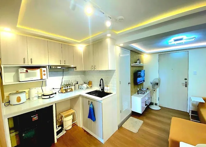 Veronica Grey's Staycation 1br *