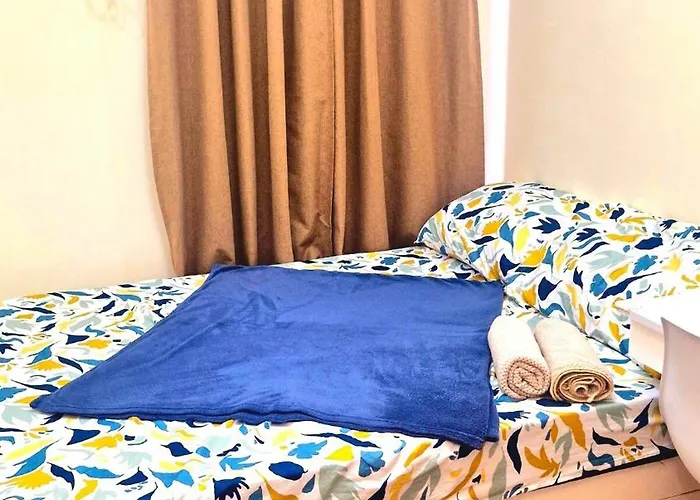 Veronica Grey's Staycation 1br *